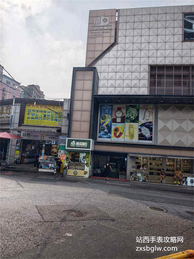 站西钟表批发市场实拍图片